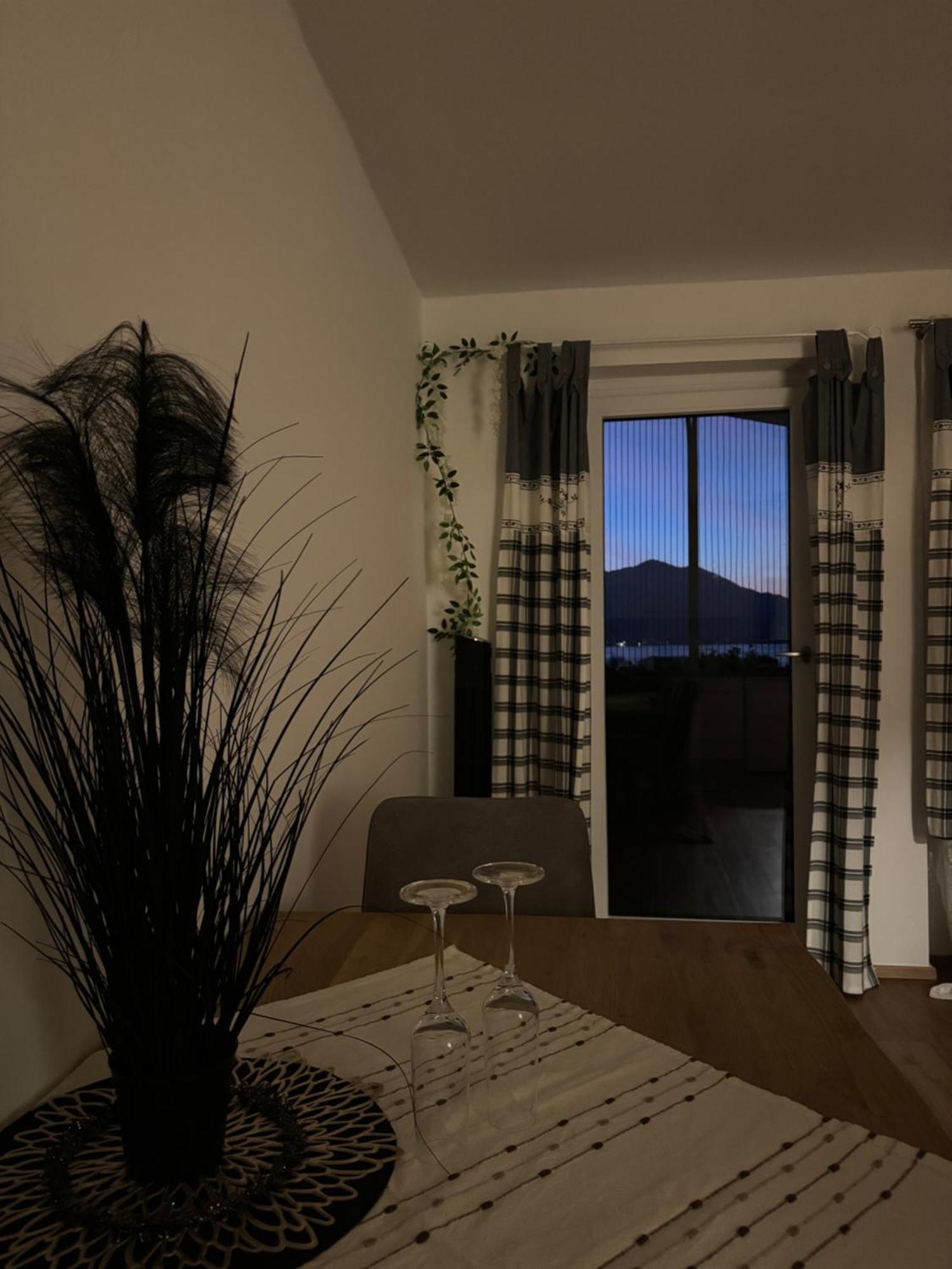 Apartment Sunset Am Wolfgangsee Strobl Exterior photo